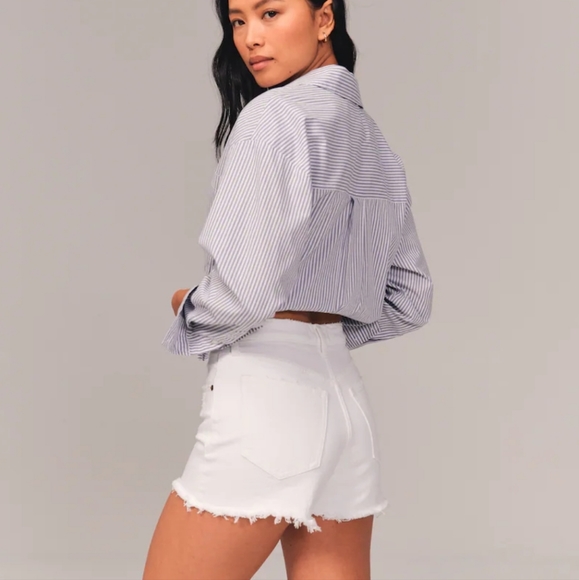 Abercrombie & Fitch Pants - Abercrombie The Mom Short High Rise- Curve Love